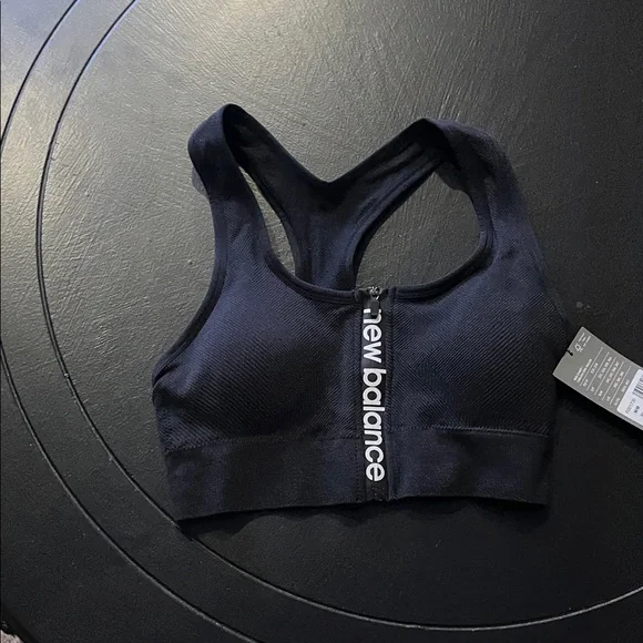 💁♀️WOMENS SPORTS BRA WOMENS New Balance Women's black Sports Bra with Front Zip - Picture 1 of 6